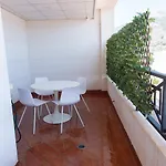 Avenida Masnou アパート